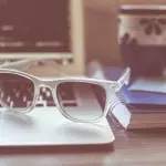 I moderni occhiali del marchio Izipizi