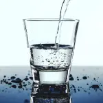 Acqua essenziale fa dimagrire? Quali sono i suoi benefici?